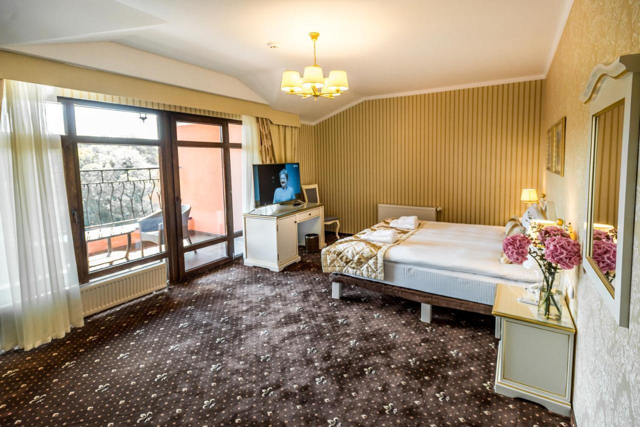 Fenix Town Hotell Vinnitsa Eksteriør bilde