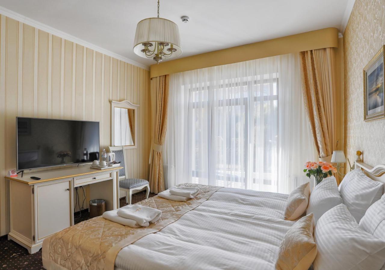 Fenix Town Hotell Vinnitsa Eksteriør bilde